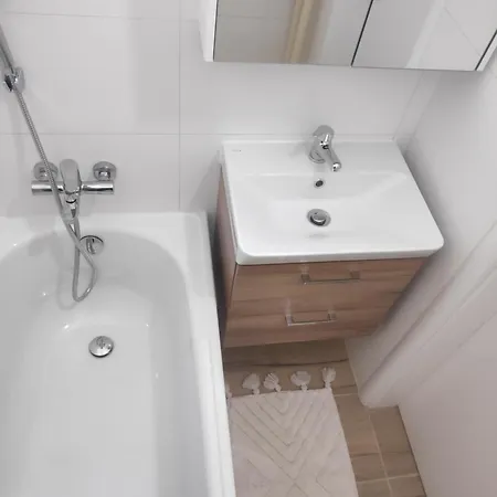 شقة V Centre Mesta